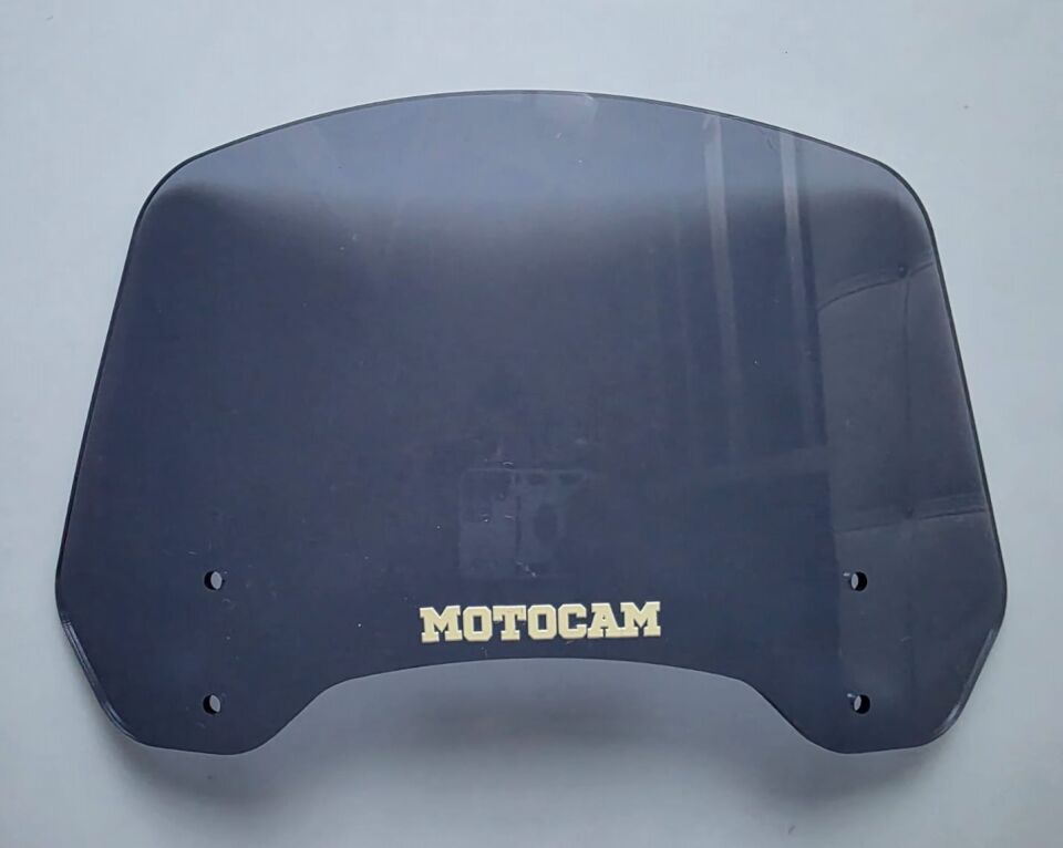 MOTOCAM Rüzgar Saptırıcı Deflektör Camı 2 Delikli 4cm 32x18cm Füme Renkli   (APARATSIZDIR)