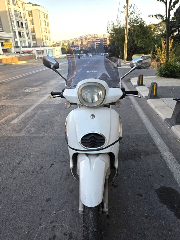 MOTOCAM Aprilia Scarabeo 200 İe Ön Cam 35cm 2008-2015 Model Füme Renkli 4mm