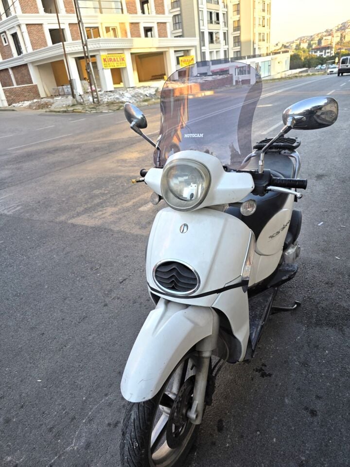 MOTOCAM Aprilia Scarabeo 200 İe Ön Cam 35cm 2008-2015 Model Füme Renkli 4mm