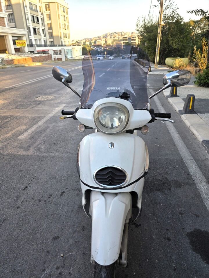 MOTOCAM Aprilia Scarabeo 200 İe Ön Cam 35cm 2008-2015 Model Füme Renkli 4mm