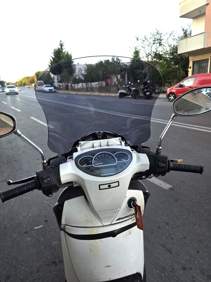MOTOCAM Aprilia Scarabeo 200 İe Ön Cam 35cm 2008-2015 Model Füme Renkli 4mm