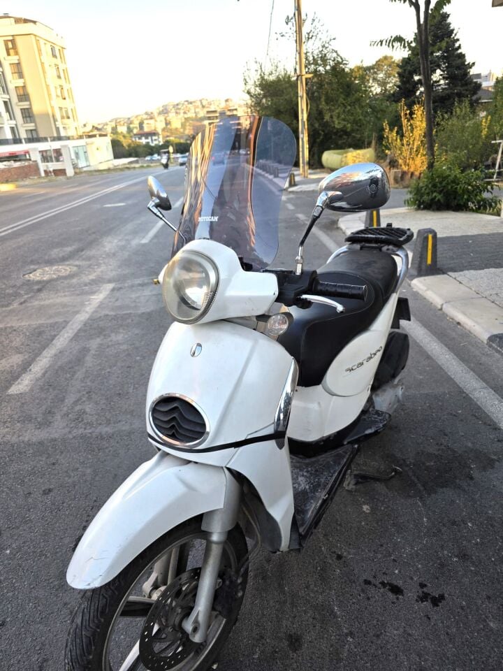 MOTOCAM Aprilia Scarabeo 200 İe Ön Cam 35cm 2008-2015 Model Füme Renkli 4mm