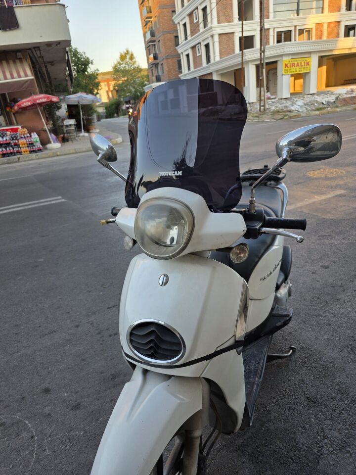 MOTOCAM Aprilia Scarabeo 200 İe Ön Cam 35cm 2008-2015 Model Siyah Renkli 4mm