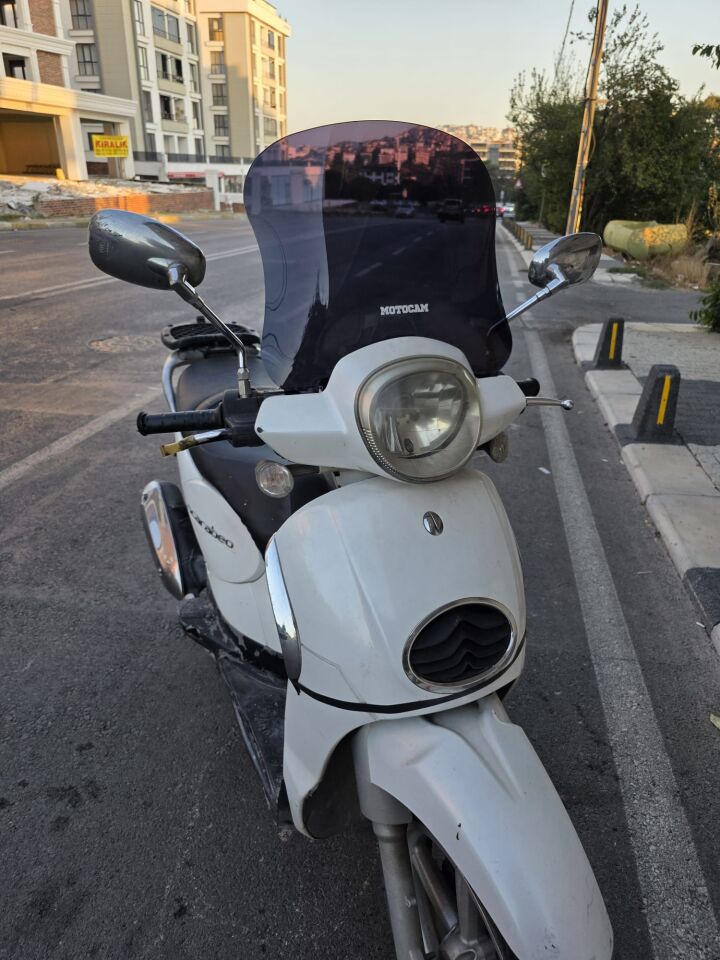MOTOCAM Aprilia Scarabeo 200 İe Ön Cam 35cm 2008-2015 Model Siyah Renkli 4mm