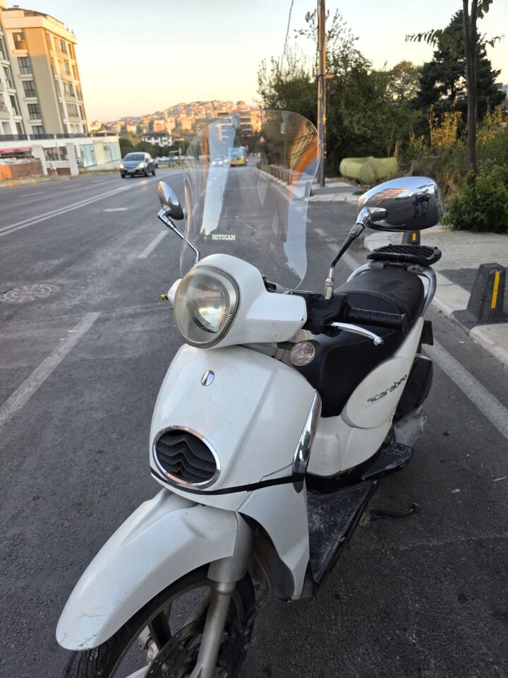 MOTOCAM Aprilia Scarabeo 200 İe Ön Cam 35cm 2008-2015 Model Şeffaf Renkli 4mm