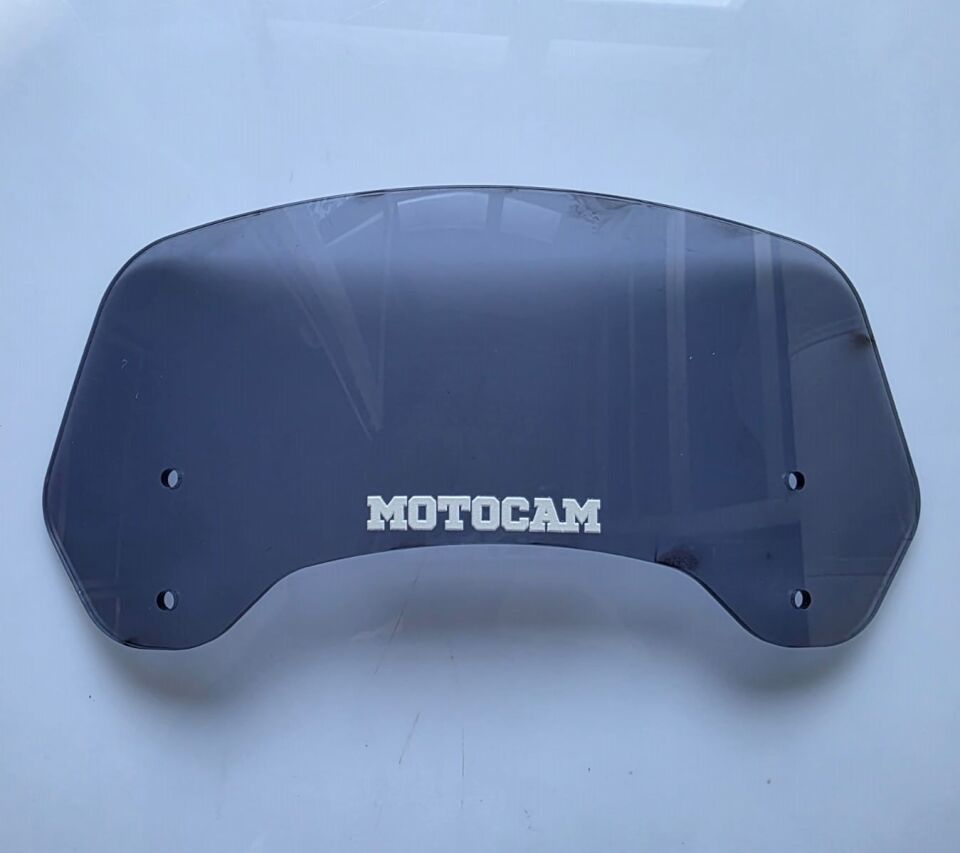 MOTOCAM Rüzgar Saptırıcı Deflektör Camı 2 Delikli 4cm 35x12cm Füme Renkli   (APARATSIZDIR)