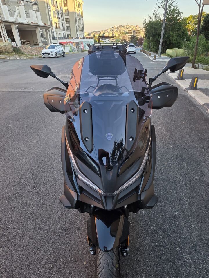 Voge Sr4 Maxi Ön Cam 2022-2025 Model