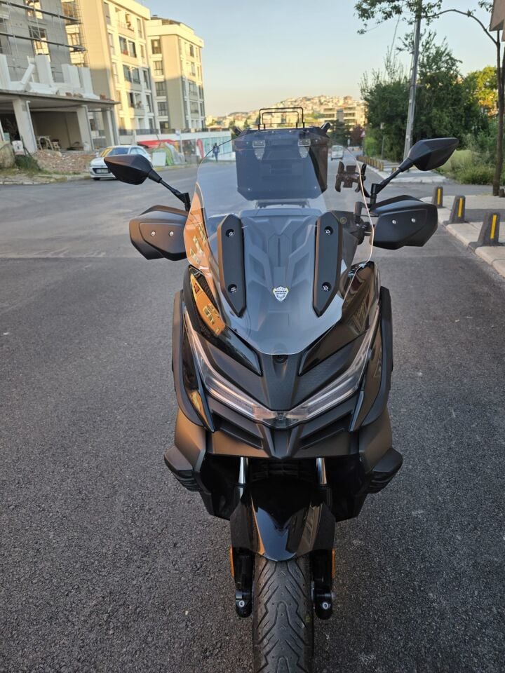 Voge Sr4 Maxi Ön Cam 2022-2025 Model