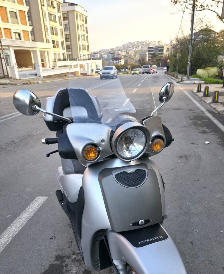 MOTOCAM Aprilia Scarabeo 200 Ön Cam 45cm 2002-2007 Model Şeffaf Renkli 4mm