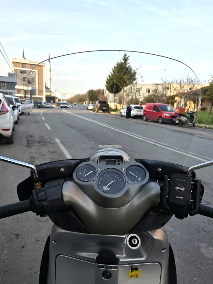 MOTOCAM Aprilia Scarabeo 200 Ön Cam 45cm 2002-2007 Model Şeffaf Renkli 4mm