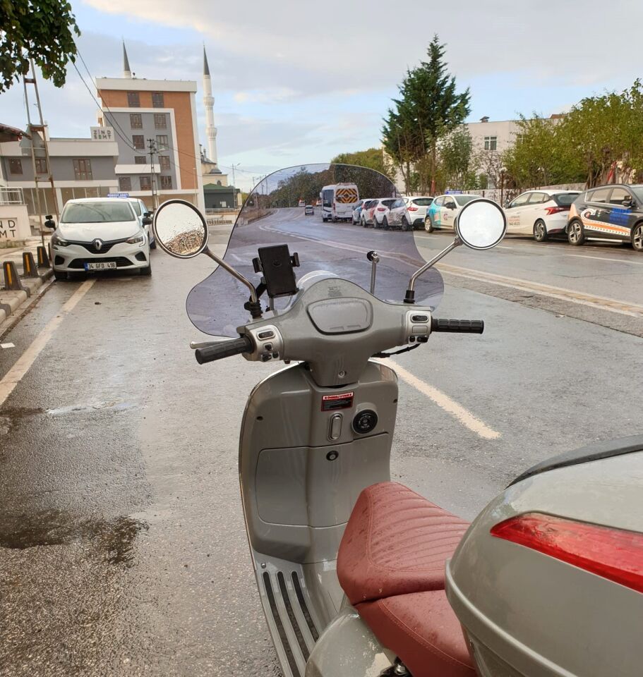 MOTOCAM RKS Pride 125 Ön Cam 2023-2026 Model 39cm Füme Renkli 4mm Elcikli APARATSIZ