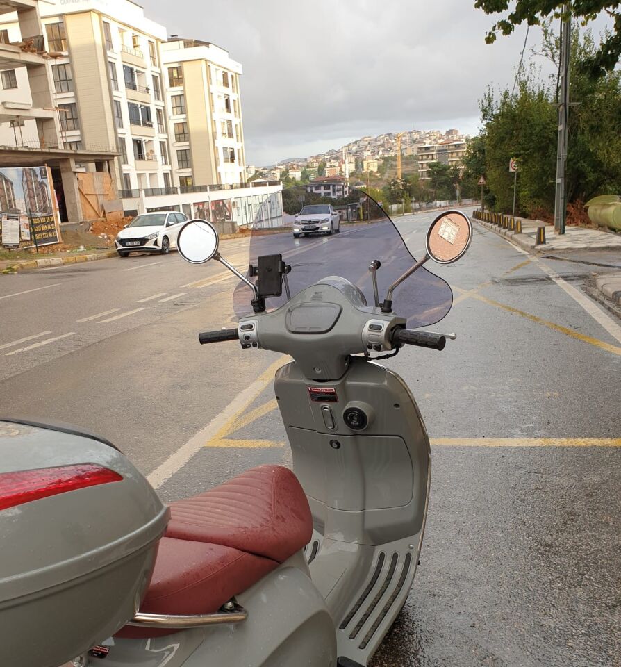 MOTOCAM RKS Pride 125 Ön Cam 2023-2026 Model 39cm Füme Renkli 4mm Elcikli APARATSIZ