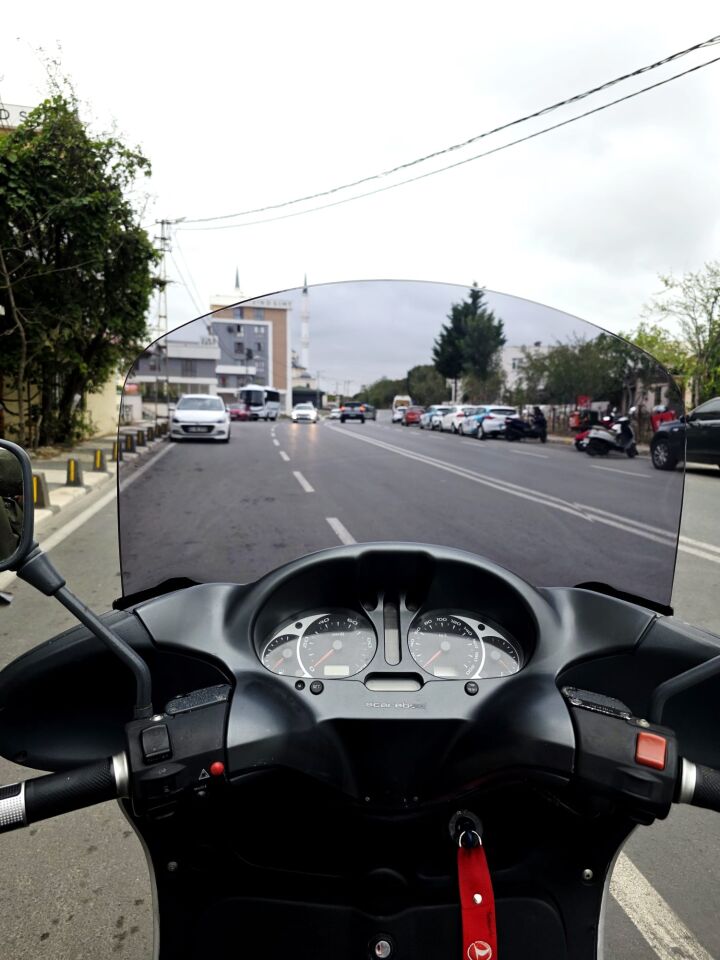 MOTOCAM Aprilia Scarabeo 500 Ön Cam 49cm 2003-2008 Model Füme Renkli 4mm