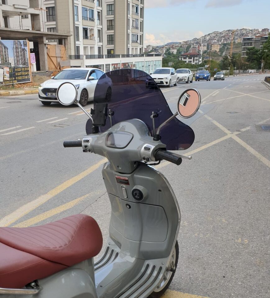 MOTOCAM RKS Pride 125 Ön Cam 2023-2026 Model 39cm Siyah Renkli 4mm Elcikli APARATSIZ