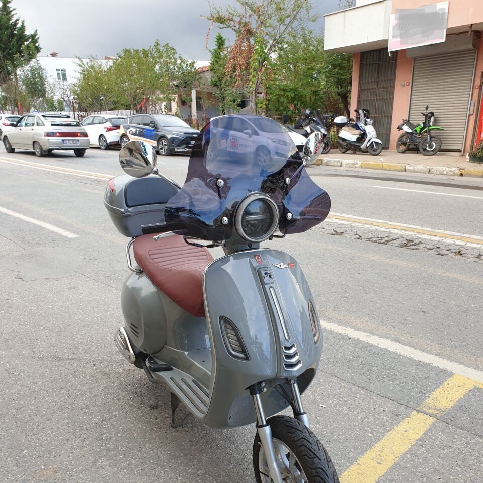 MOTOCAM RKS Pride 125 Ön Cam 2023-2026 Model 39cm Siyah Renkli 4mm Elcikli APARATSIZ