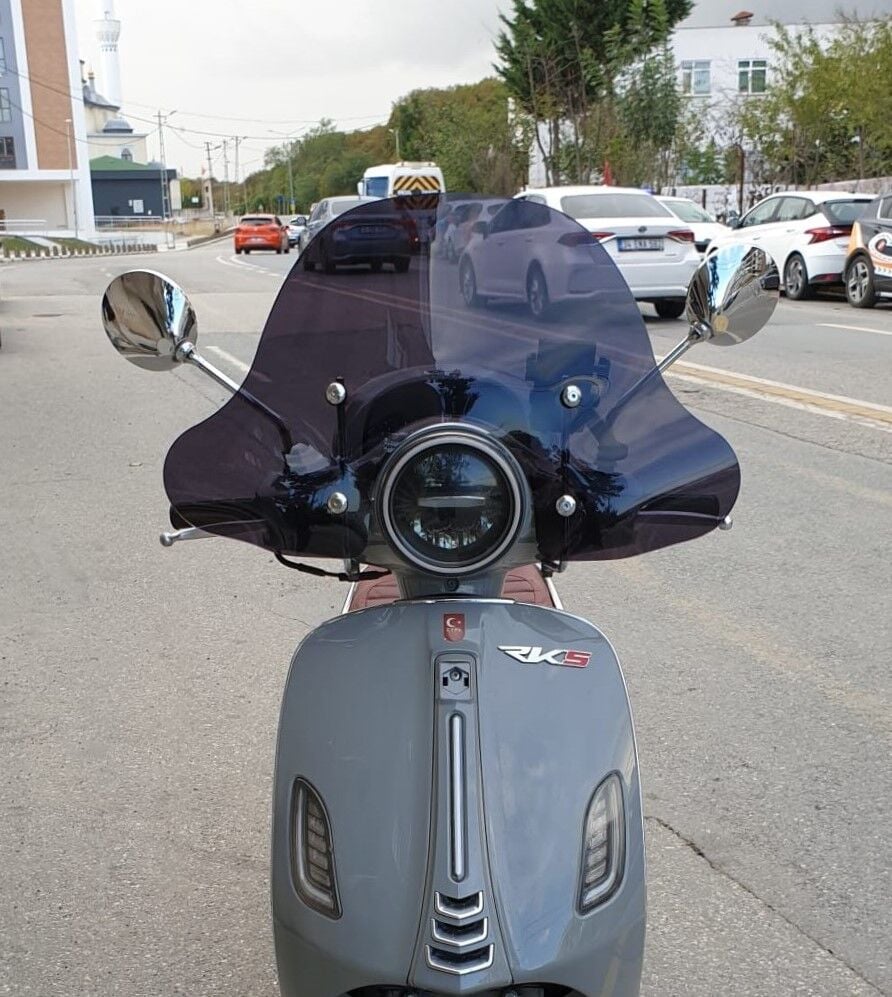 MOTOCAM RKS Pride 125 Ön Cam 2023-2026 Model 39cm Siyah Renkli 4mm Elcikli APARATSIZ