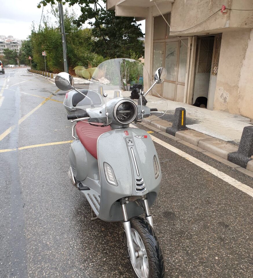 MOTOCAM RKS Pride 125 Ön Cam 2023-2026 Model 39cm Şeffaf Renkli 4mm Elcikli APARATSIZ