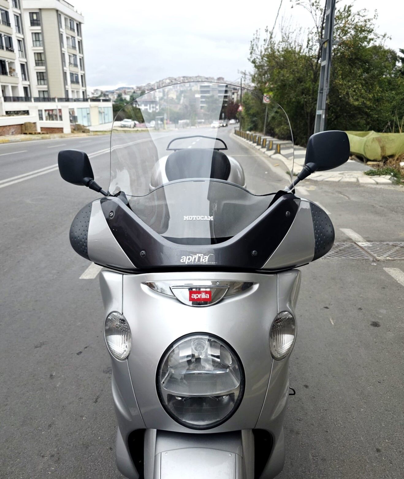 MOTOCAM Aprilia Scarabeo 500 Ön Cam 49cm 2003-2008 Model Şeffaf Renkli 4mm