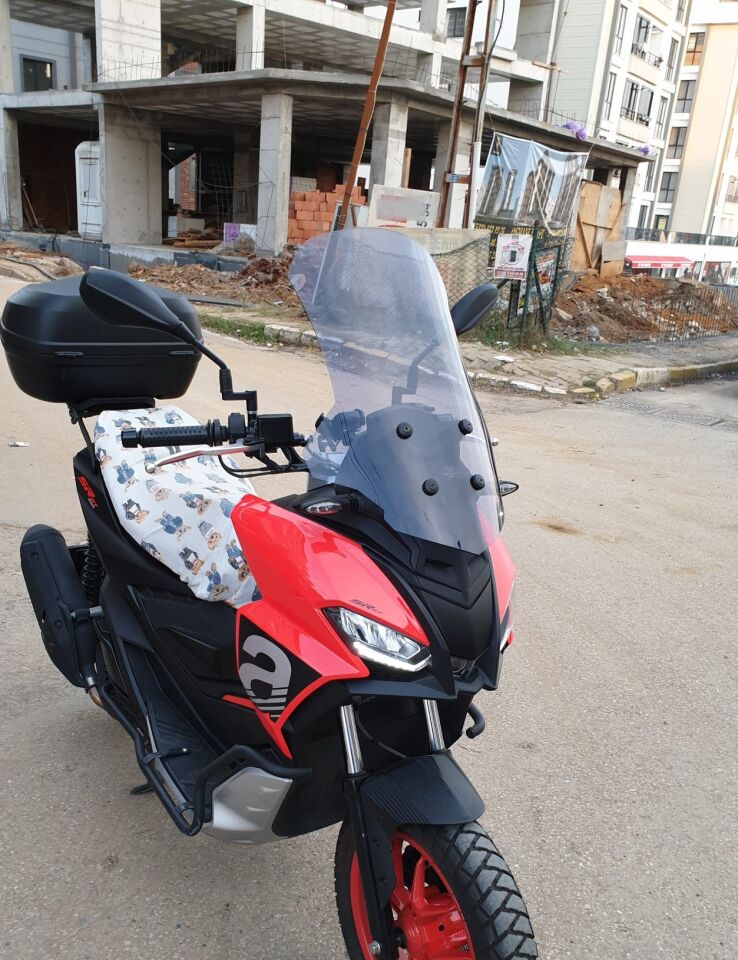 MOTOCAM Aprilia SR GT 200 Ön Cam 2021-2026 Model 58cm Füme Renkli 4mm