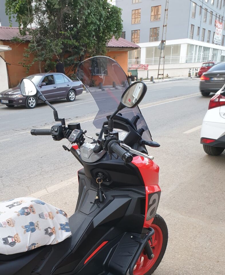 MOTOCAM Aprilia SR GT 200 Ön Cam 2021-2026 Model 58cm Füme Renkli 4mm