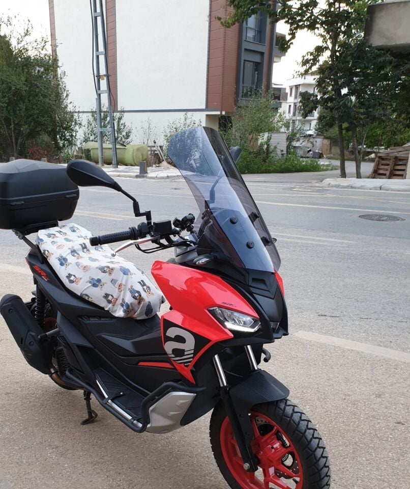 MOTOCAM Aprilia SR GT 200 Ön Cam 2021-2026 Model 58cm Füme Renkli 4mm