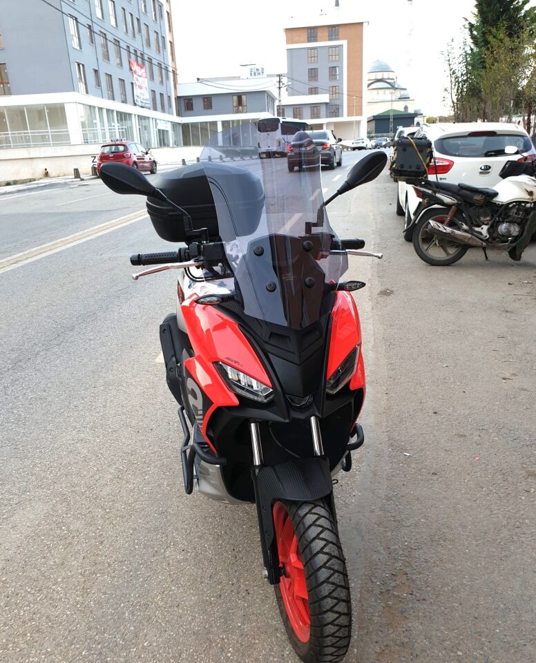 MOTOCAM Aprilia SR GT 200 Ön Cam 2021-2026 Model 58cm Füme Renkli 4mm