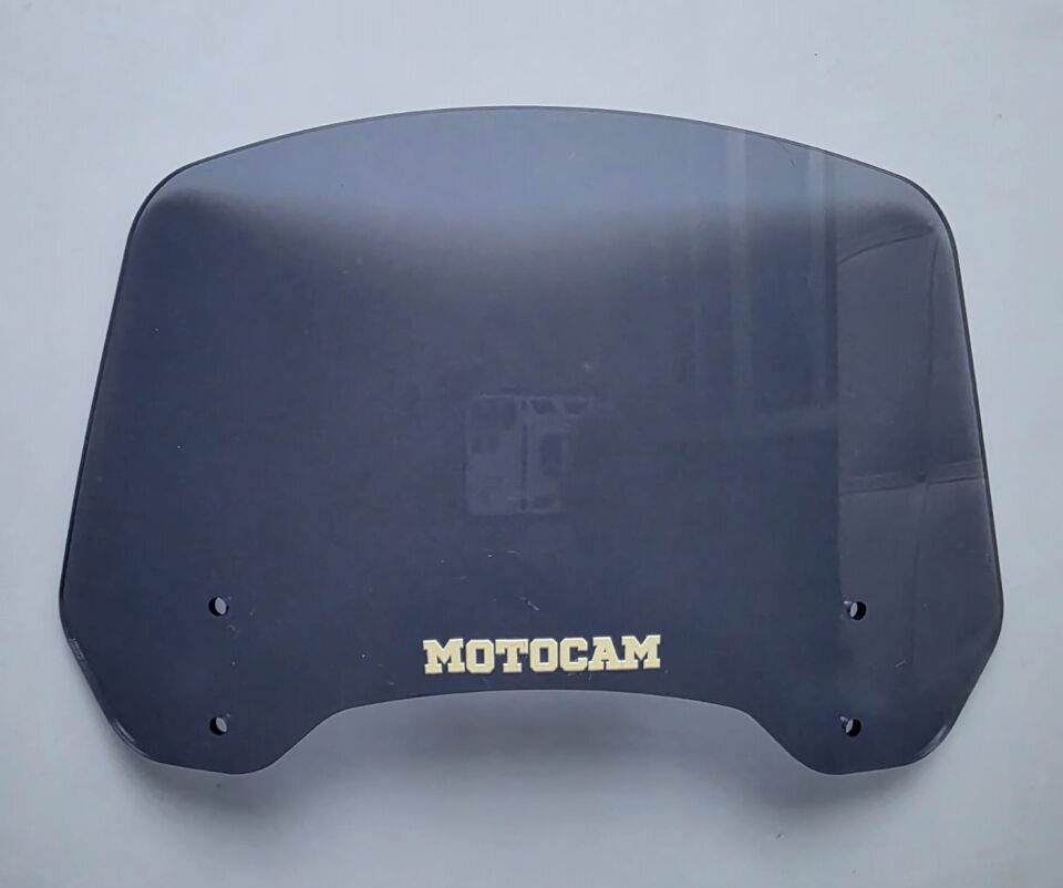 MOTOCAM Rüzgar Saptırıcı Deflektör Camı 2 Delikli 4cm 35x18cm Füme Renkli   (APARATSIZDIR)