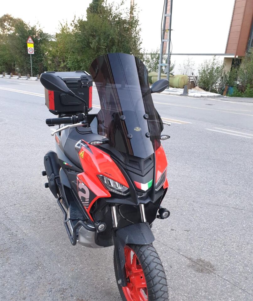 MOTOCAM Aprilia SR GT 200 Ön Cam 2021-2026 Model 58cm Siyah Renkli 4mm