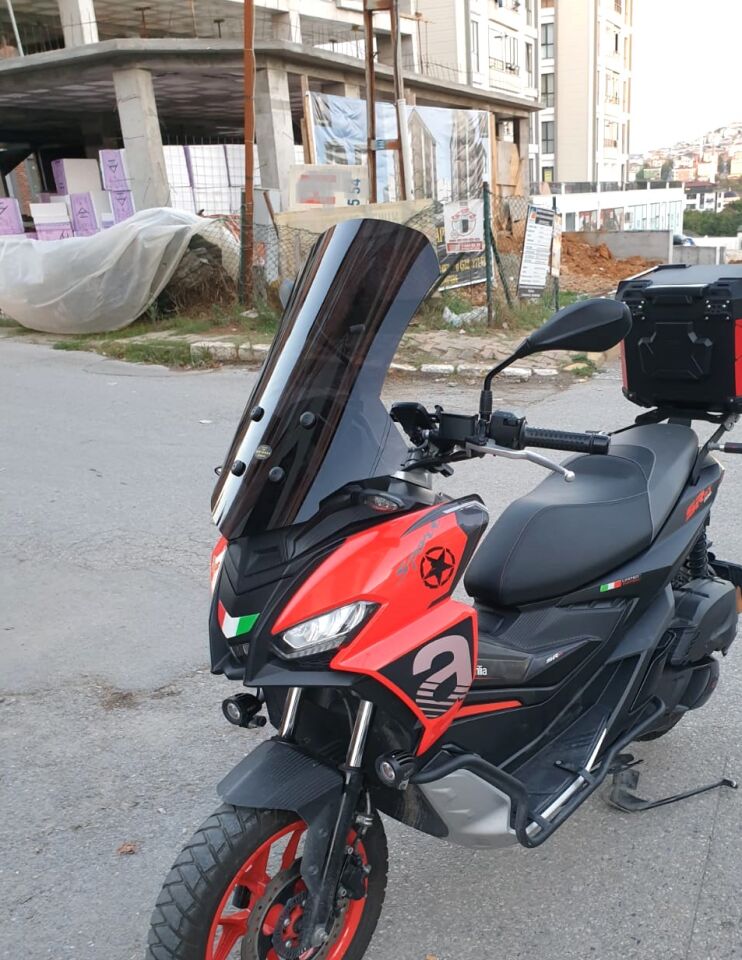 MOTOCAM Aprilia SR GT 200 Ön Cam 2021-2026 Model 58cm Siyah Renkli 4mm