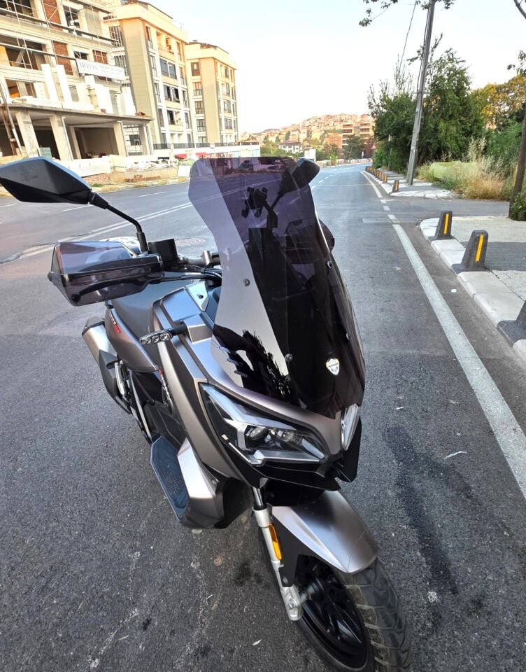 MOTOCAM RKS Reale 125 Siperlik Ön Cam 2023-2025 Model 55cm Siyah Renkli 4mm KISA SPOR CAM