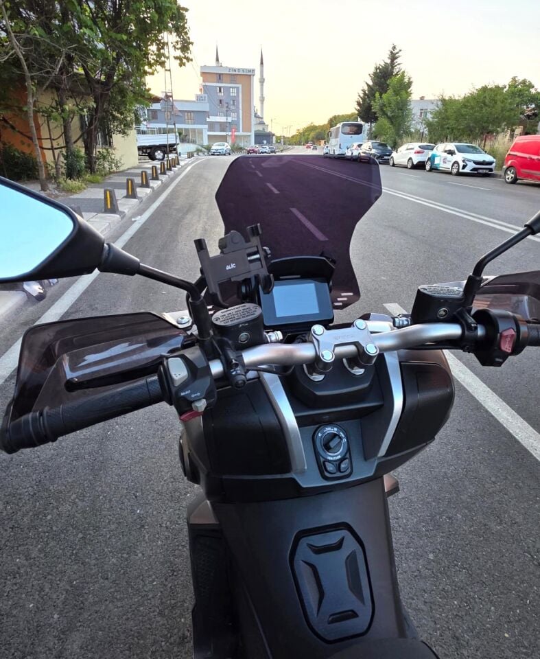 MOTOCAM RKS Reale 125 Siperlik Ön Cam 2023-2025 Model 55cm Siyah Renkli 4mm KISA SPOR CAM