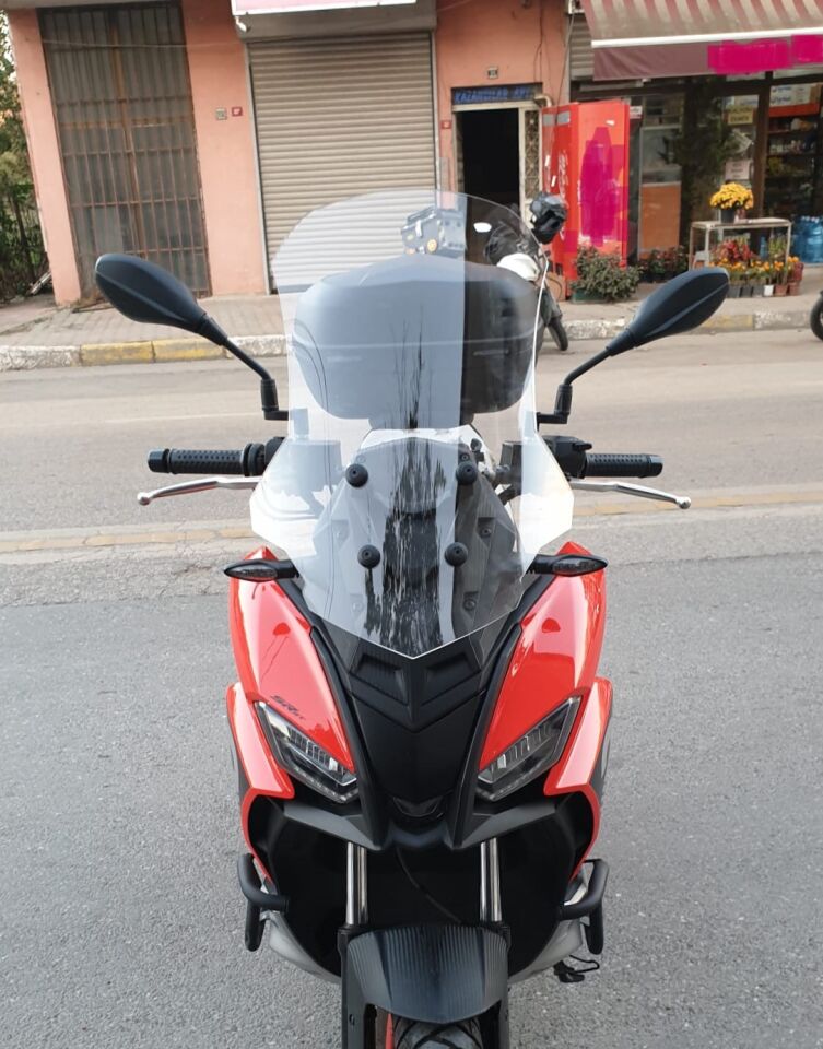 MOTOCAM Aprilia SR GT 200 Ön Cam 2021-2026 Model 58cm Şeffaf Renkli 4mm