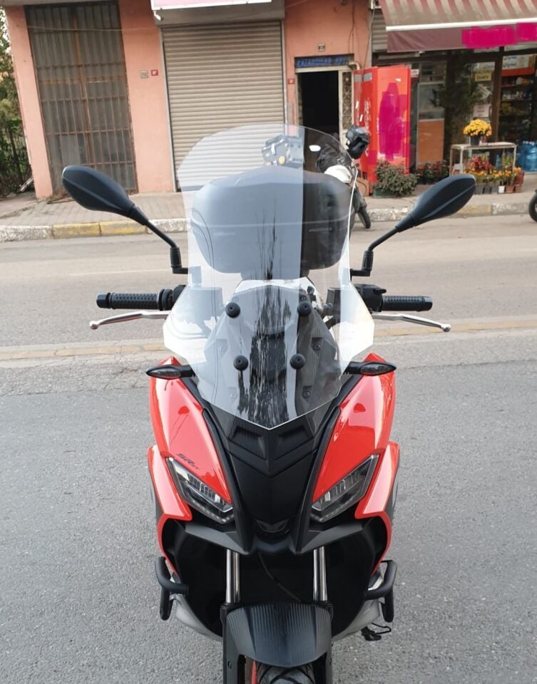 MOTOCAM Aprilia SR GT 200 Ön Cam 2021-2026 Model 58cm Şeffaf Renkli 4mm