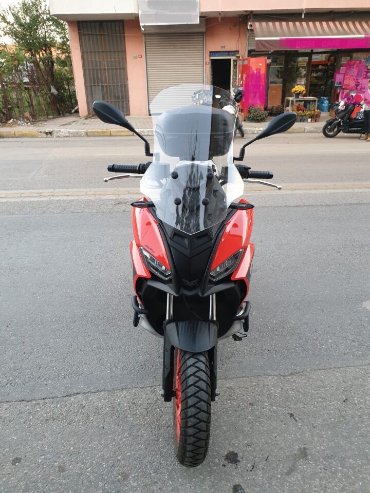 MOTOCAM Aprilia SR GT 200 Ön Cam 2021-2026 Model 58cm Şeffaf Renkli 4mm