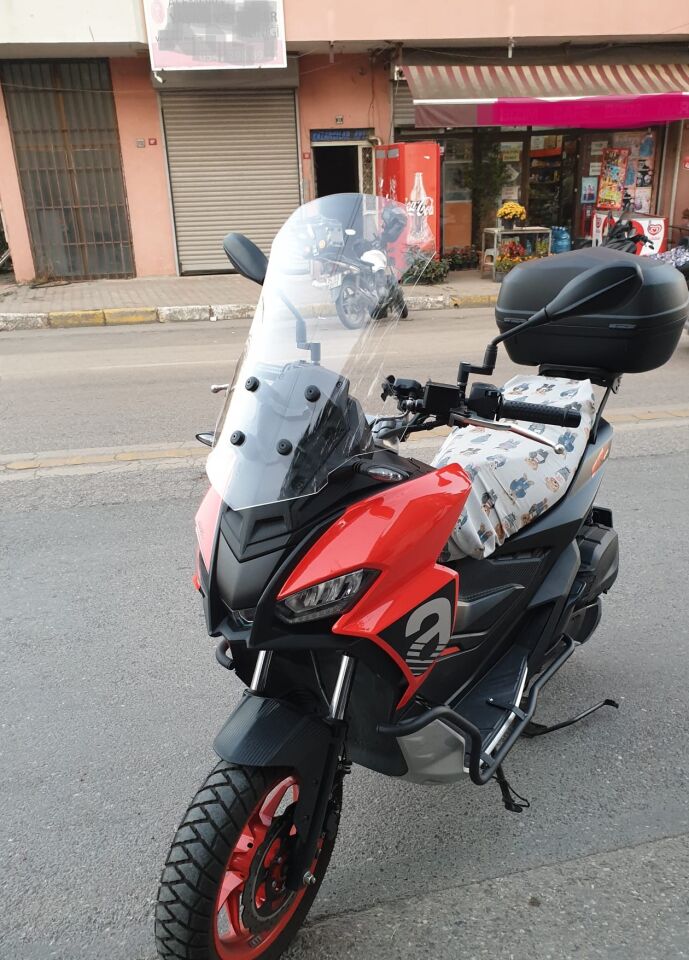 MOTOCAM Aprilia SR GT 200 Ön Cam 2021-2026 Model 58cm Şeffaf Renkli 4mm