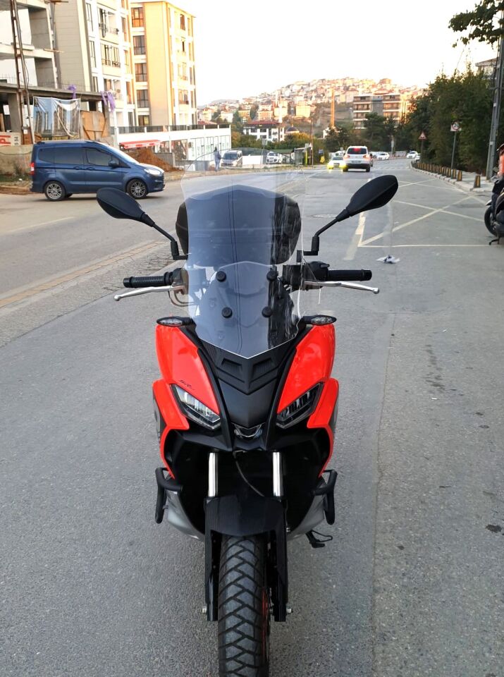 MOTOCAM Aprilia SR GT 200 Ön Cam 2021-2026 Model 58cm Şeffaf Renkli 4mm