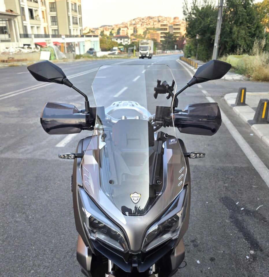 MOTOCAM RKS Reale 125 Siperlik Ön Cam 2023-2025 Model 55cm Şeffaf Renkli 4mm KISA SPOR CAM