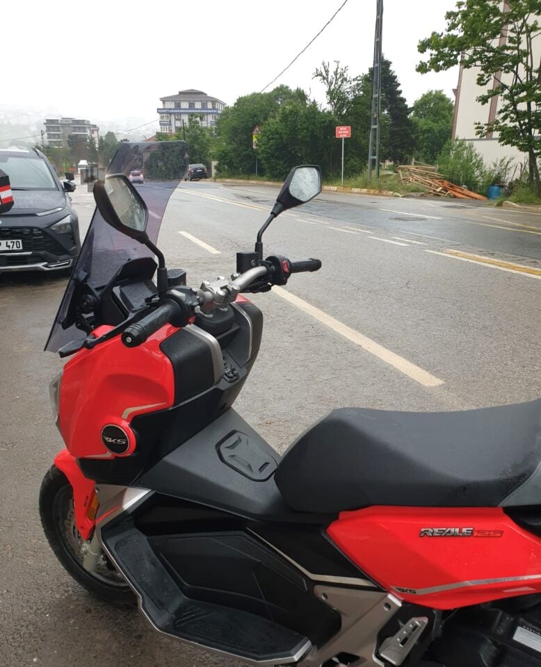 MOTOCAM RKS Reale 125 Ön Cam 2023-2026 Model 65cm Füme Renkli 4mm ORTA BOYLU
