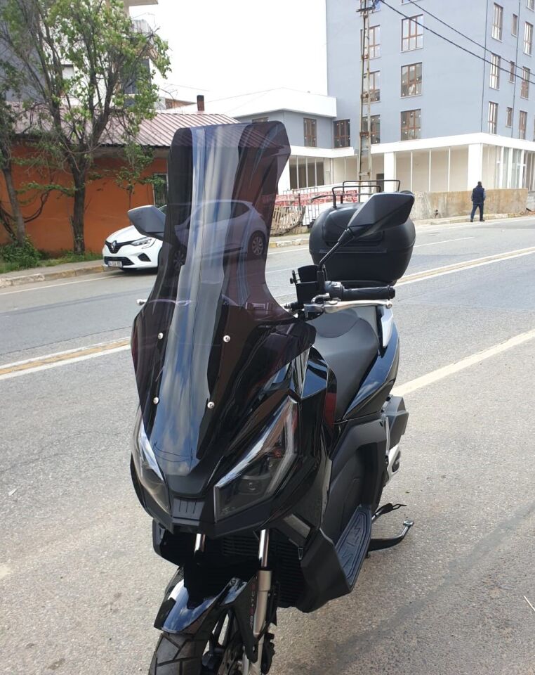 MOTOCAM Kanuni Seha 250 Ön Cam 2022-2026 Model 78cm Siyah Renkli 4mm UZUN