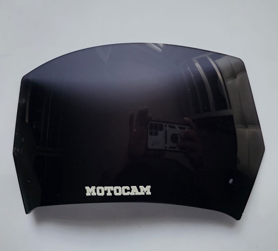 MOTOCAM Rüzgar Saptırıcı Deflektör Camı Deliksiz 32x15cm Siyah Renkli   (APARATSIZDIR)