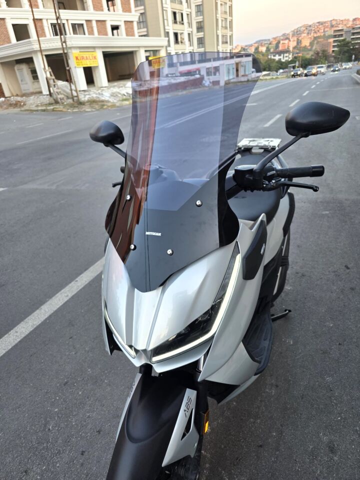 MOTOCAM RKS RZ 250 S Ön Cam 2022-2026 Model 68cm Füme Renkli 4mm UZUN