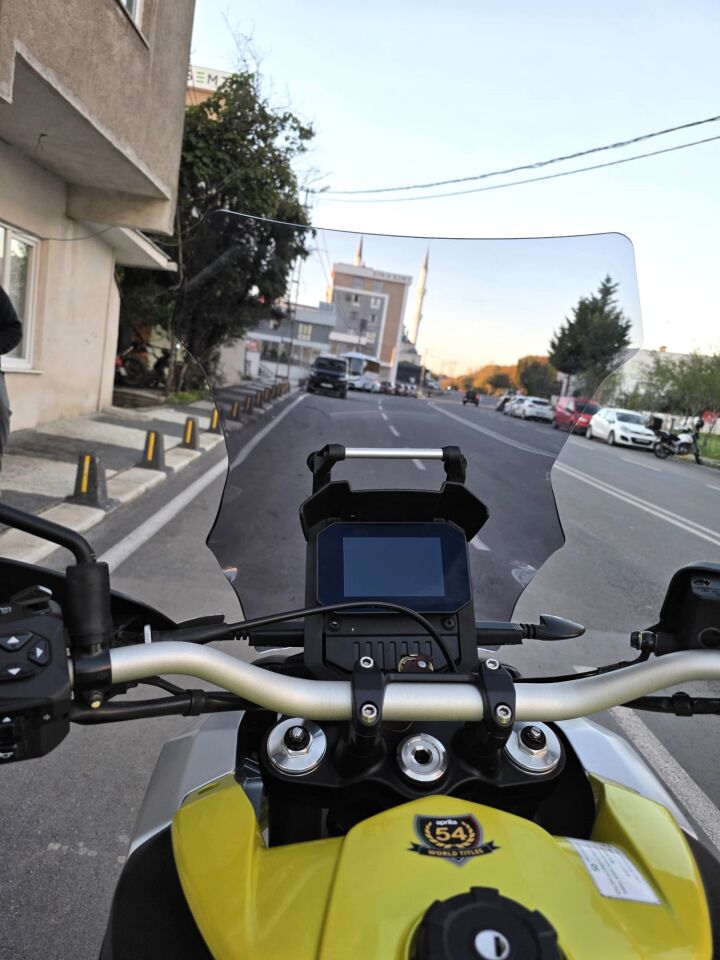 MOTOCAM Aprilia Tuareg 660 Ön Cam 2022-2026 Model 58cm Füme Renkli 4mm