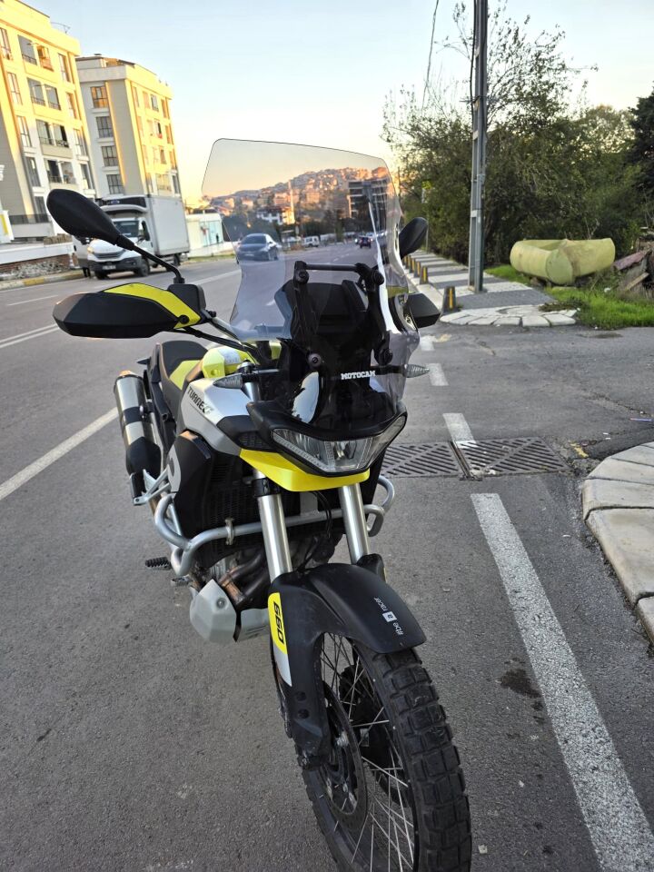 MOTOCAM Aprilia Tuareg 660 Ön Cam 2022-2026 Model 58cm Füme Renkli 4mm