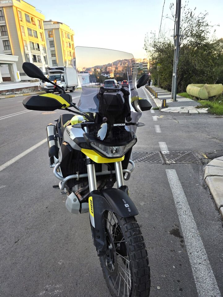 MOTOCAM Aprilia Tuareg 660 Ön Cam 2022-2026 Model 58cm Füme Renkli 4mm