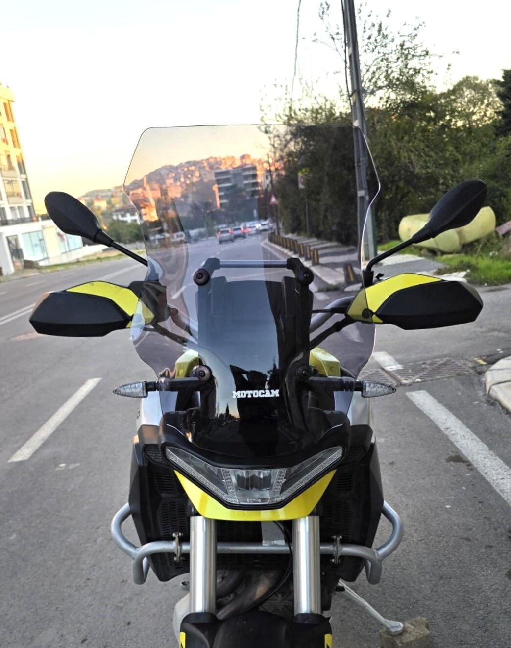 MOTOCAM Aprilia Tuareg 660 Ön Cam 2022-2026 Model 58cm Füme Renkli 4mm