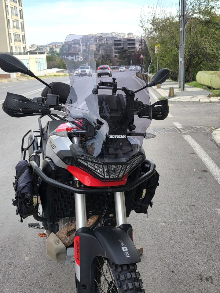 MOTOCAM Aprilia Tuareg 660 Ön Cam 2022-2026 Model 58cm Füme Renkli 4mm