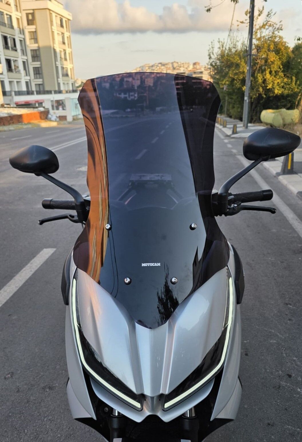 MOTOCAM RKS RZ 250 S Ön Cam 2022-2026 Model 68cm Siyah Renkli 4mm UZUN