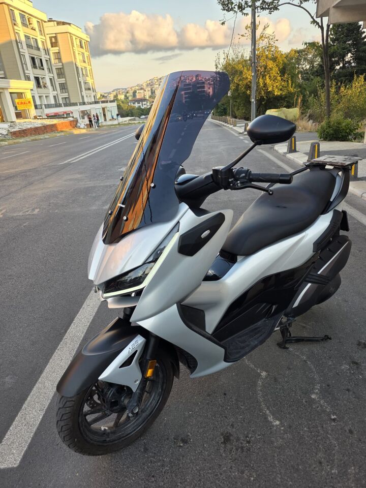 MOTOCAM RKS RZ 250 S Ön Cam 2022-2026 Model 68cm Siyah Renkli 4mm UZUN
