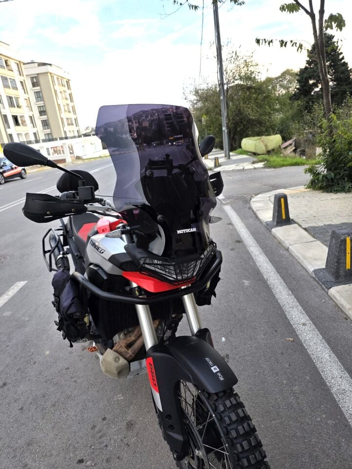 MOTOCAM Aprilia Tuareg 660 Ön Cam 2022-2026 Model 58cm Siyah Renkli 4mm