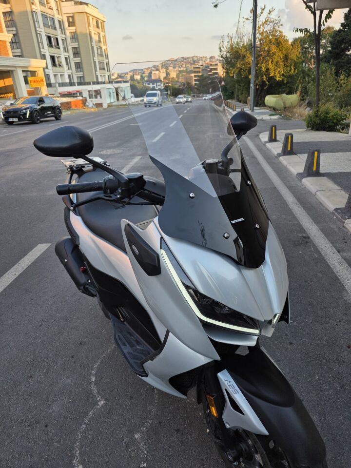 MOTOCAM RKS RZ 250 S Ön Cam 2022-2026 Model 68cm Şeffaf Renkli 4mm UZUN